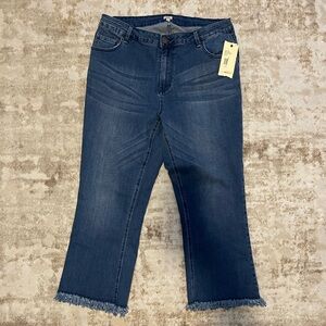 NWT Reba Capri Frayed Ankle Jeans SZ 16
